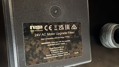 1 Schallplattenspieler Rega 24V AC Motor Upgrade Fitted